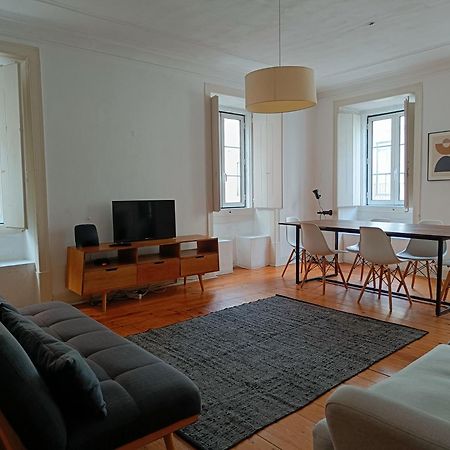 Stunning Apartment Near Chiado Lisboa Екстериор снимка