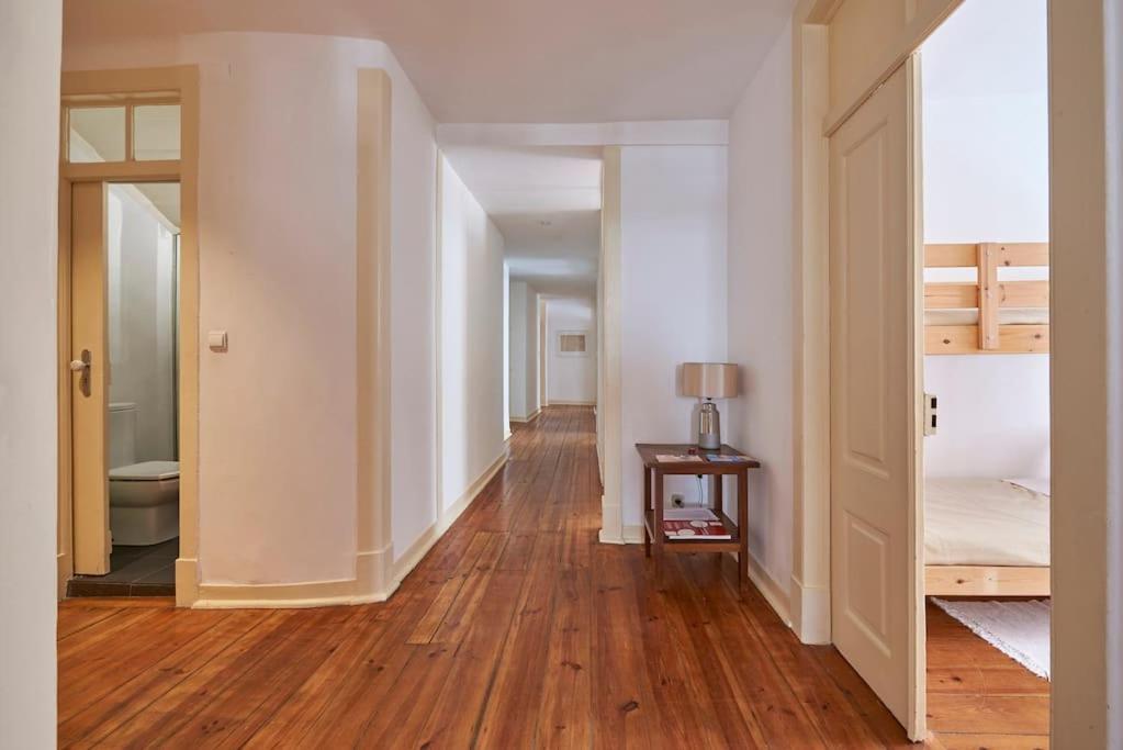 Stunning Apartment Near Chiado Lisboa Екстериор снимка