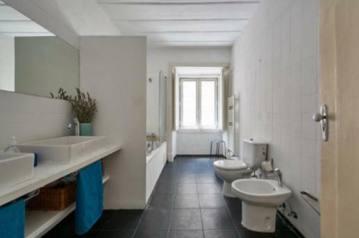 Stunning Apartment Near Chiado Lisboa Екстериор снимка
